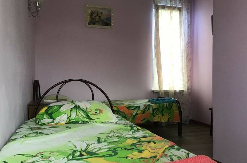 Комната для двоих с двумя односпальными кроватями
