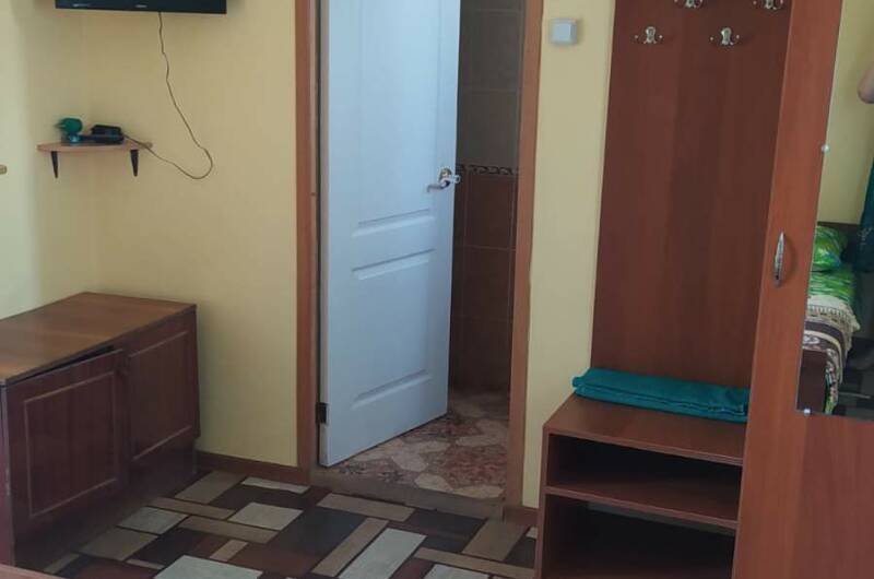 Номер на двоих в пятиместном домике