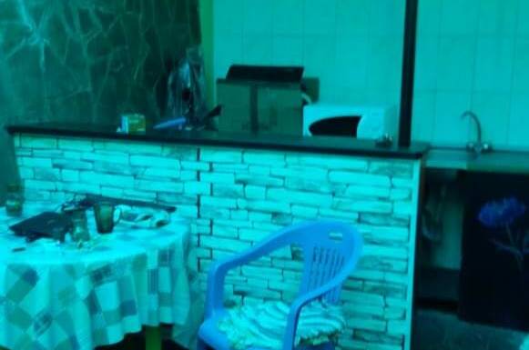 Комната с отдельной кухней и балконом
