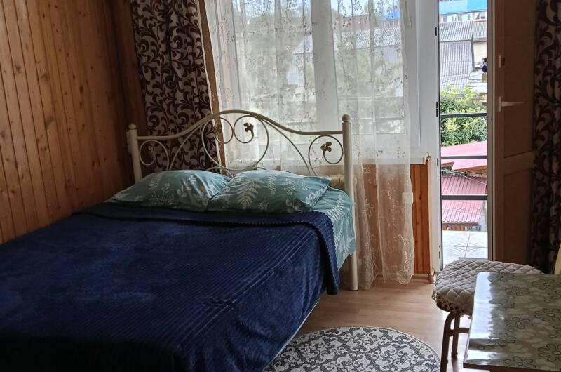 Комната с двуспальной кроватью