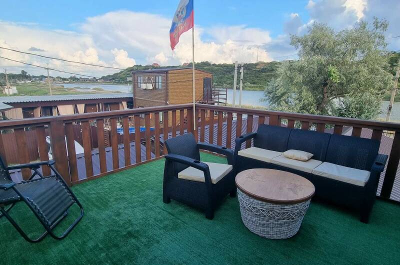 Студия 5 на втором этаже с видом на море и озеро
