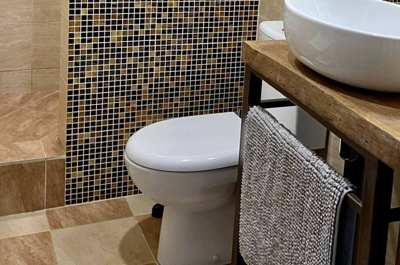 Standard c двуспальной кpoвaтью и дивaнoм