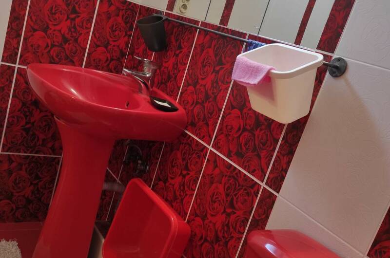 БЕЛЫЕ РОЗЫ