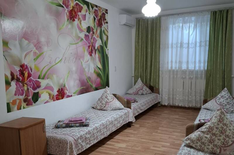 Эконом (Кондиционер, холодильник, TV, Wi-Fi)
