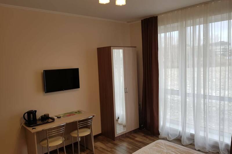 2х-3х местный 18 м² № 4 окно на реку