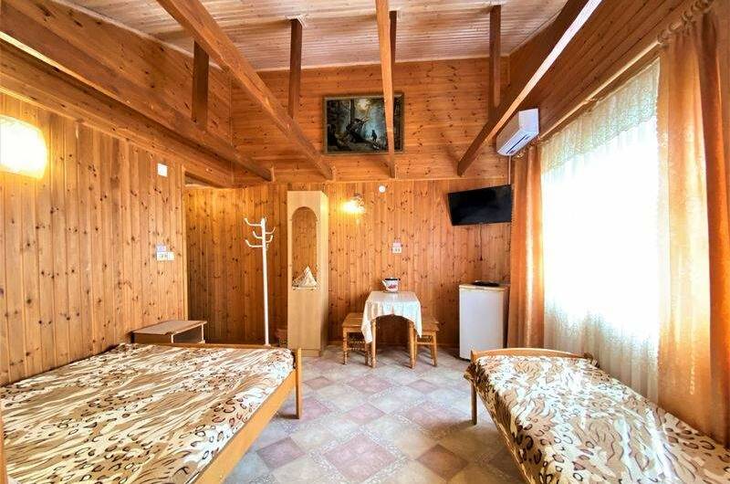 Четырехместный номер с удобствами с кондиционером