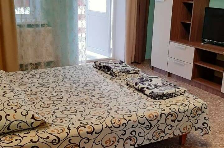 Двух Комнатный с Кухней