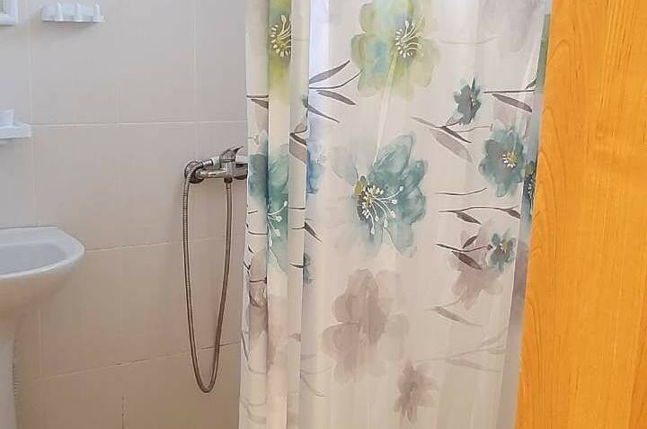 Двух Комнатный с Кухней
