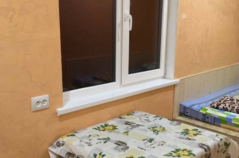 Двух Комнатный с Кухней