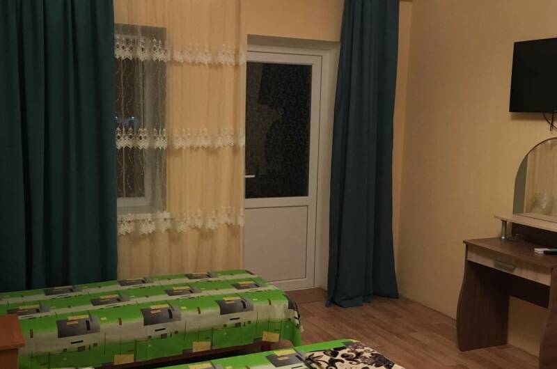Двух Комнатный с Кухней