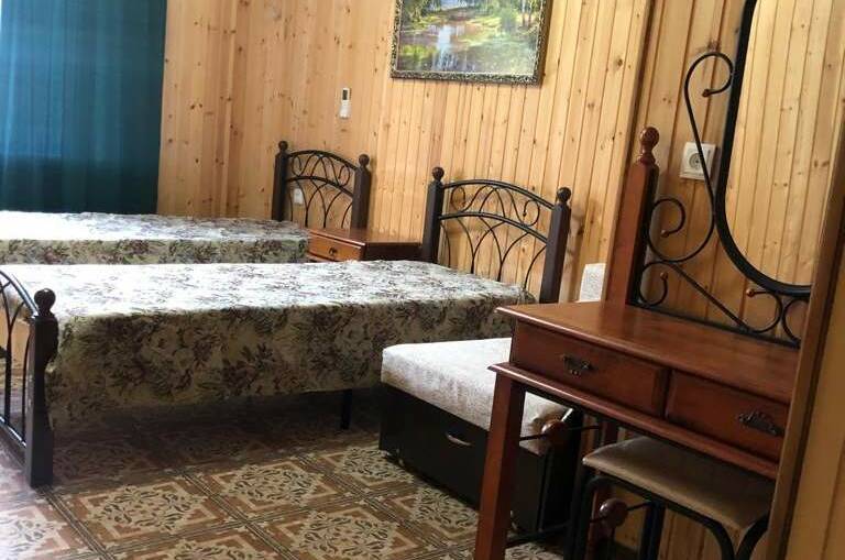 Номер 3-х мест.1 этаж 2500р до 3000р