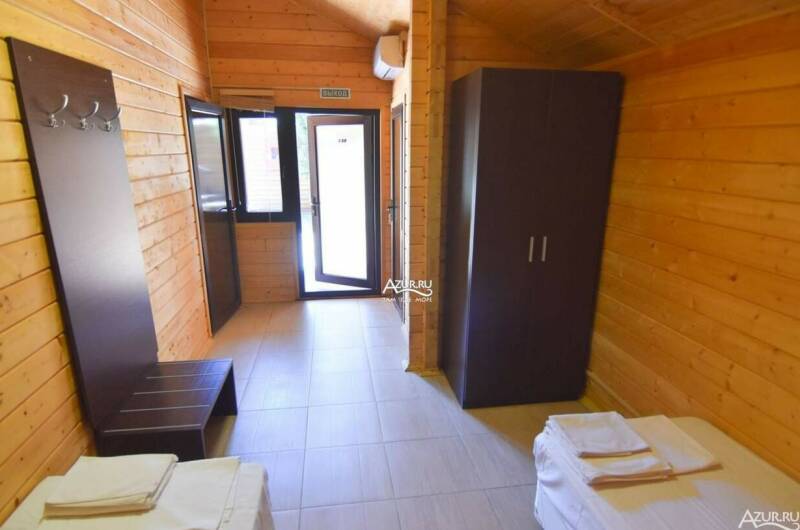 Двухкомнатный четырехместный домик