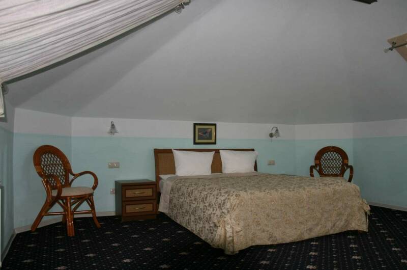 Трехместные апартаменты «Мансарда»