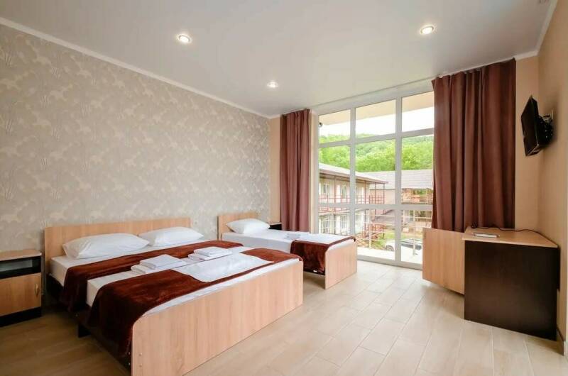 Улучшеный с двумя панорамными стенами