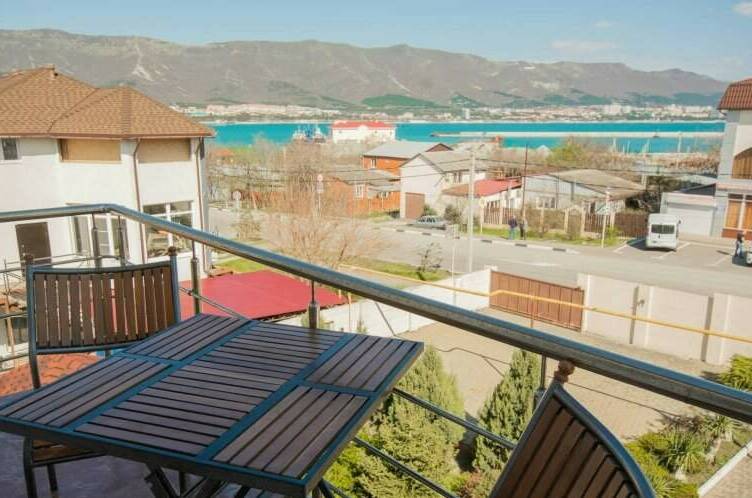 3-х местный номер с видом на море (№ 7)