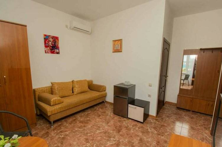 2-х комнатный 4-х местный номер с балконом (№ 9)