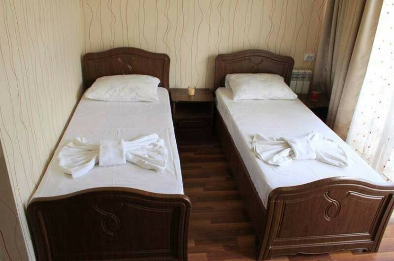 Номер с 2 отдельными кроватями и балконом