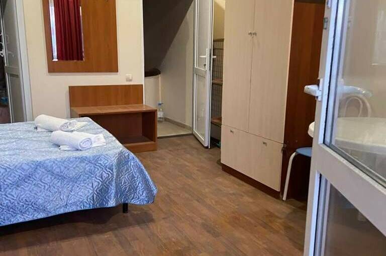 Четырехместный «Люкс» с видом на море (2 этаж)