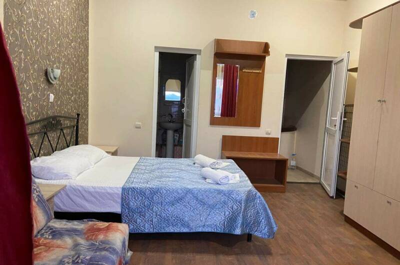 Четырехместный «Люкс» с видом на море (2 этаж)