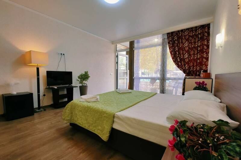 4-х местный номер «Полулюкс» с террасой