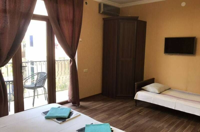 Трехместный «Стандарт» с балконом на 2 и 3 этаже