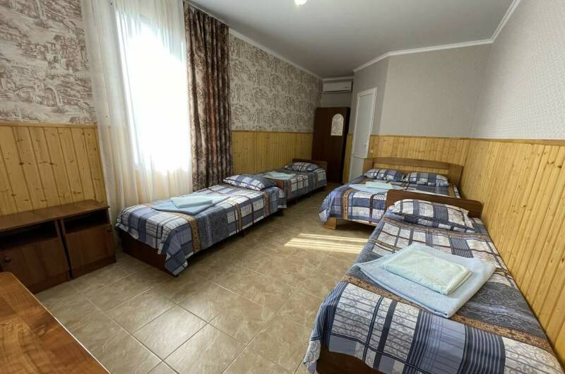 5-ти местный номер с общим балконом