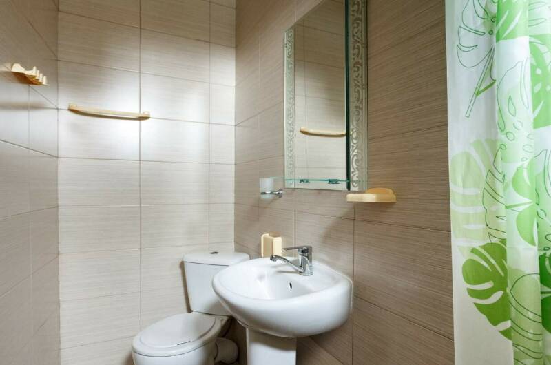 Апартаменты с кухней (3 номера и прихожая)