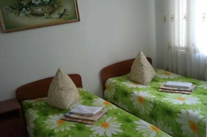 Номер с удобствами на троих