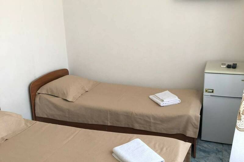 Номер с удобствами на троих