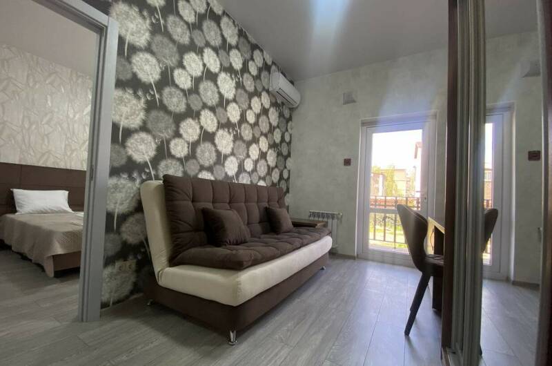 Люкс 2х комнатный с кухней и отд входом