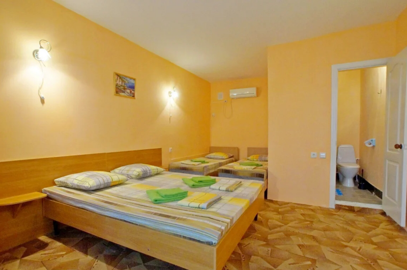 «Стандарт» 4-х местный с балконом