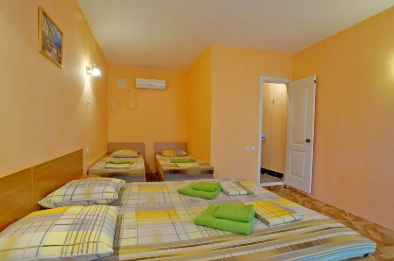 «Стандарт» 4-х местный с балконом