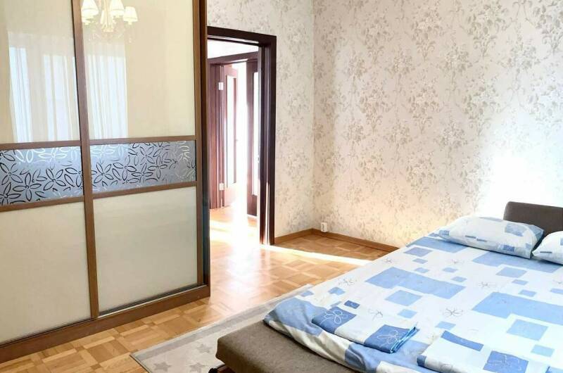 Трёхкомнатные апартаменты с кухней