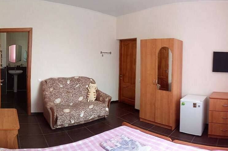 Стандартный номер (вид во двор)