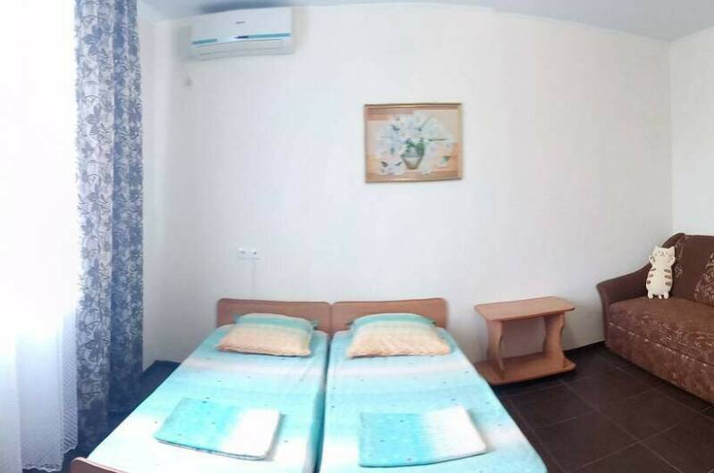 Стандартный номер (вид на сад)