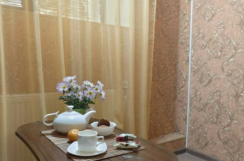 2 местныйСтандарт, цокольный этаж, вид на столовую