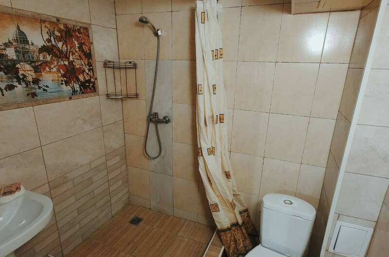 2 местныйСтандарт, цокольный этаж, вид на столовую