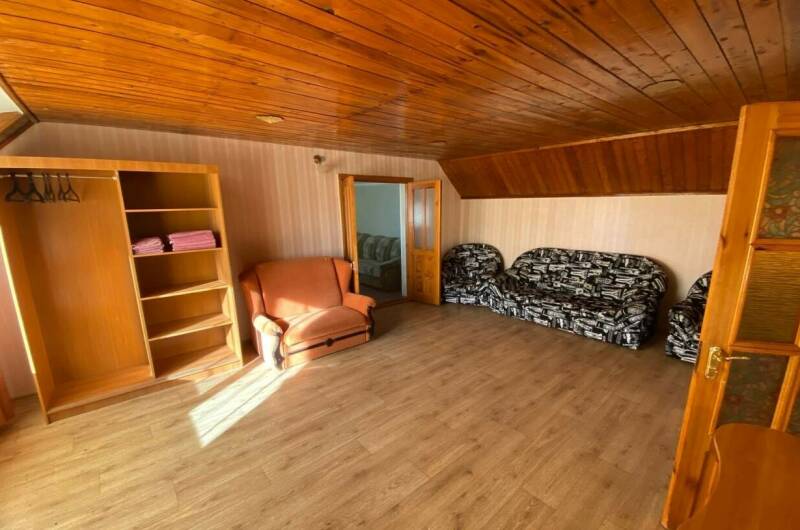 Трехкомнатный шестиместный номер