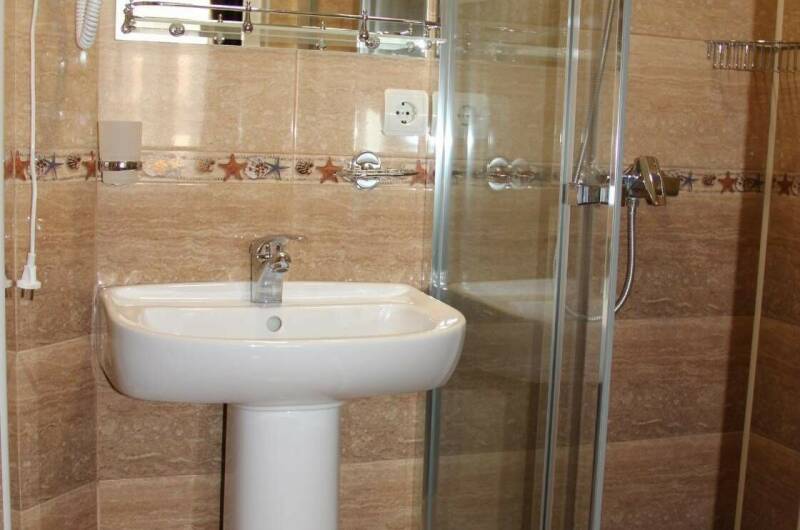 Номер 2-х местный с удобствами, без балкона