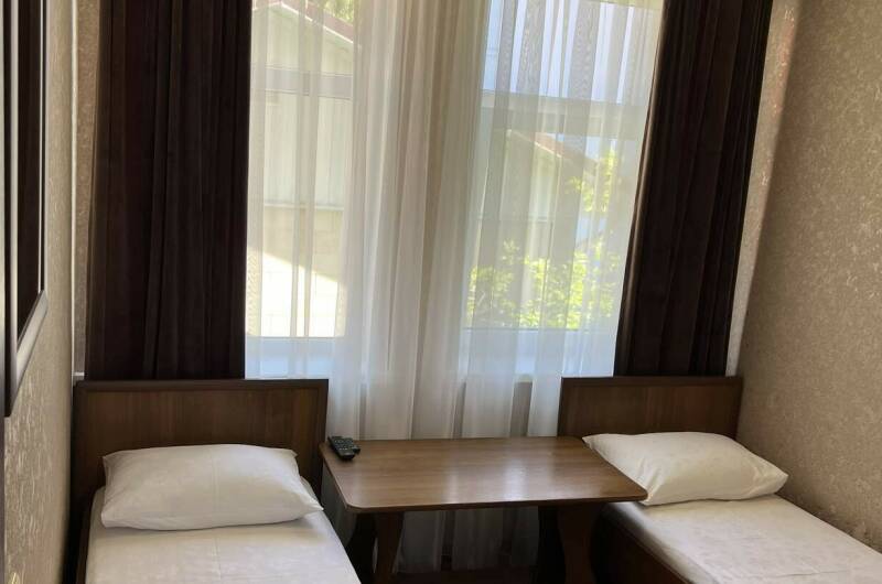 Номер 4-х местный с удобствами, с балконом