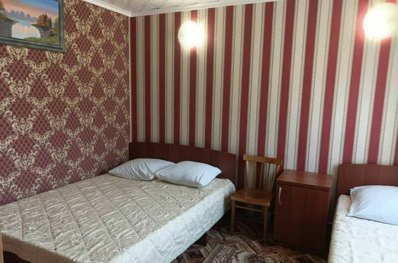 Трехместный