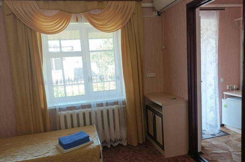 Трехместный