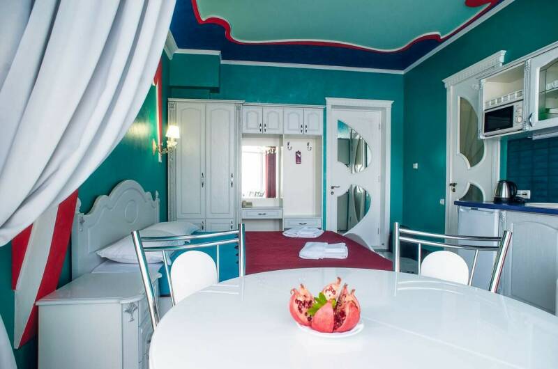 Трехместная студия «Алые паруса»