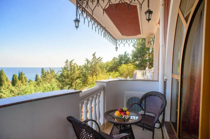 Двухкомнатная студия «Морская»