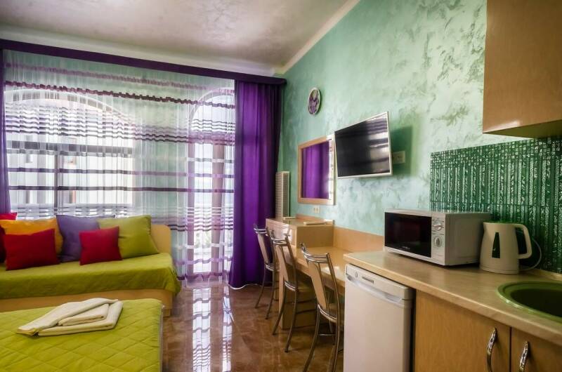 Трехместная студия «Весеннее утро»