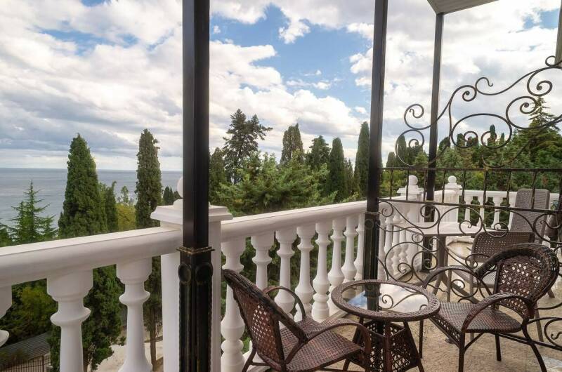 Трехместная студия «Весеннее утро»