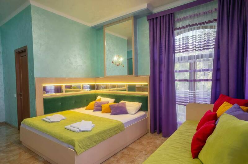 Трехместная студия «Весеннее утро»