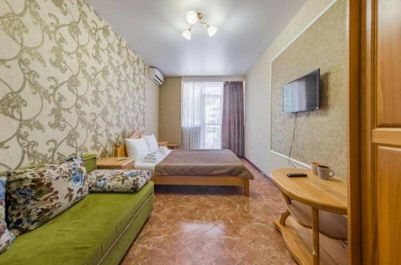 Трехместный номер с балконом