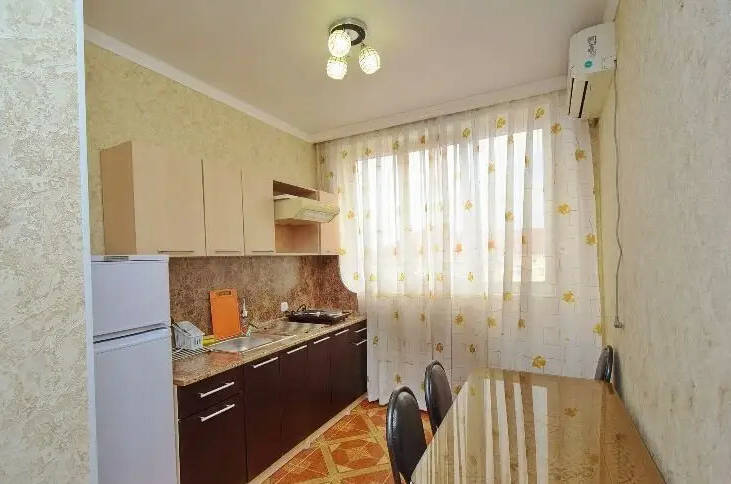 2-комнатный 4−5-местный с отдельной кухней и балк