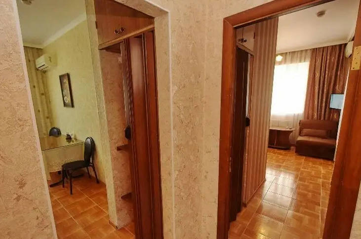 2-комнатный 4−5-местный с отдельной кухней и балк